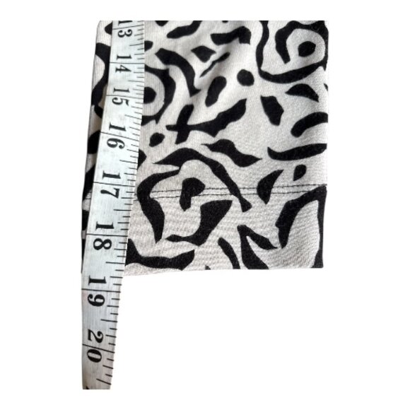 CHICO'S ULTIMATE TEE V-NECK 3/4 LENGTH SLEEVES BLACK AND CREAM SIZE 1 NWOT - Picture 6 of 8